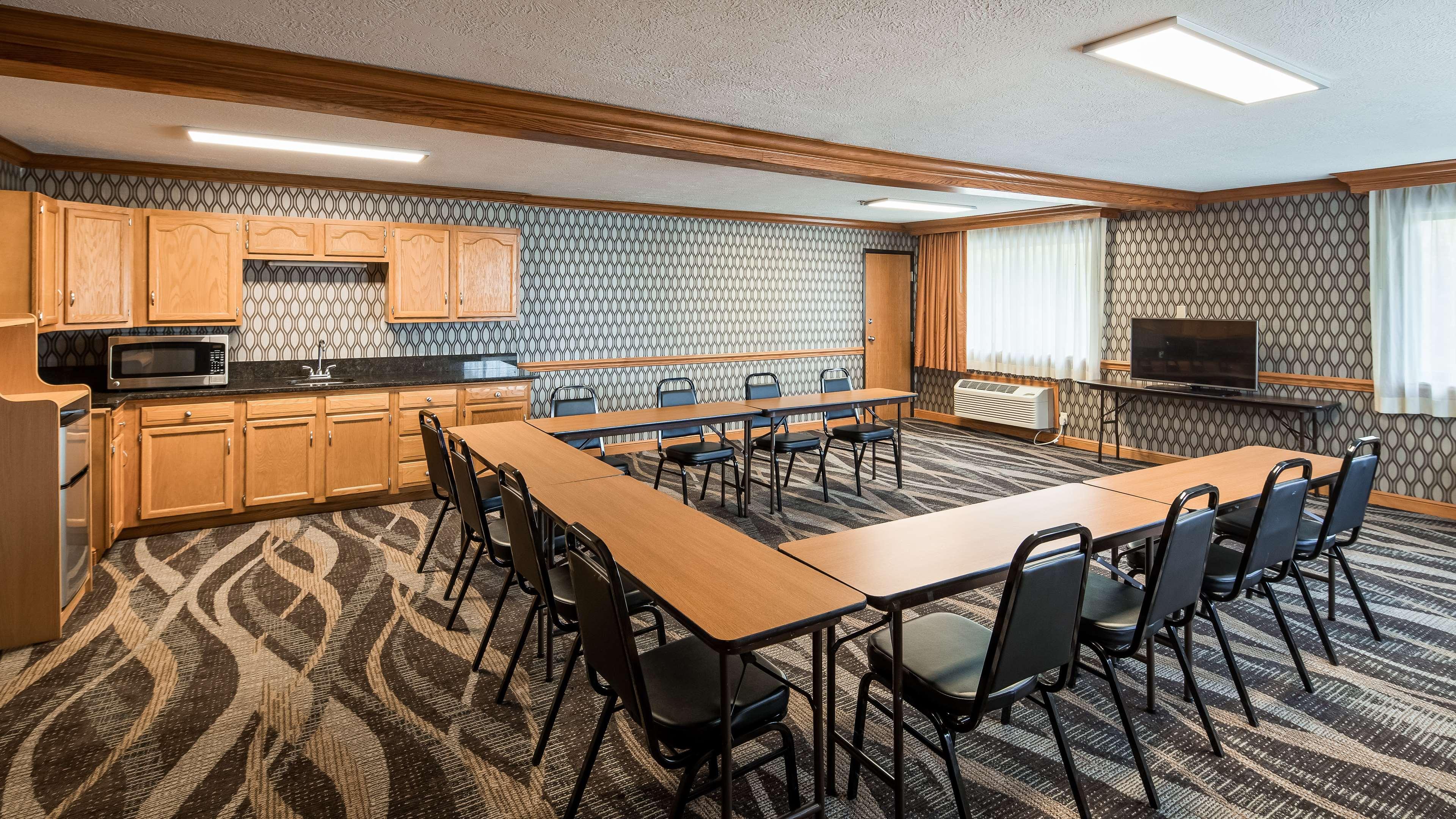 Best Western Plus North Canton Inn & Suites Экстерьер фото