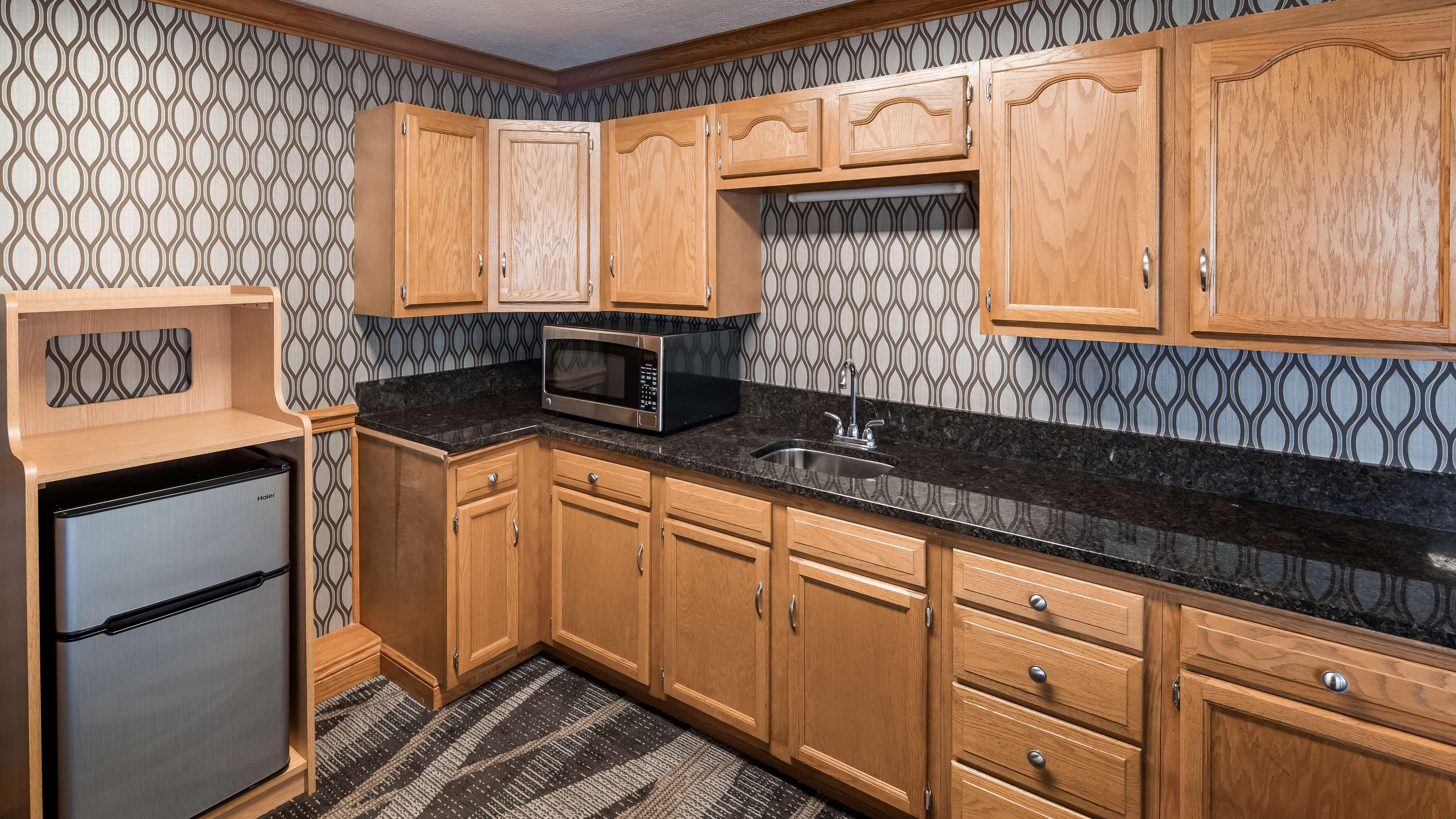 Best Western Plus North Canton Inn & Suites Экстерьер фото